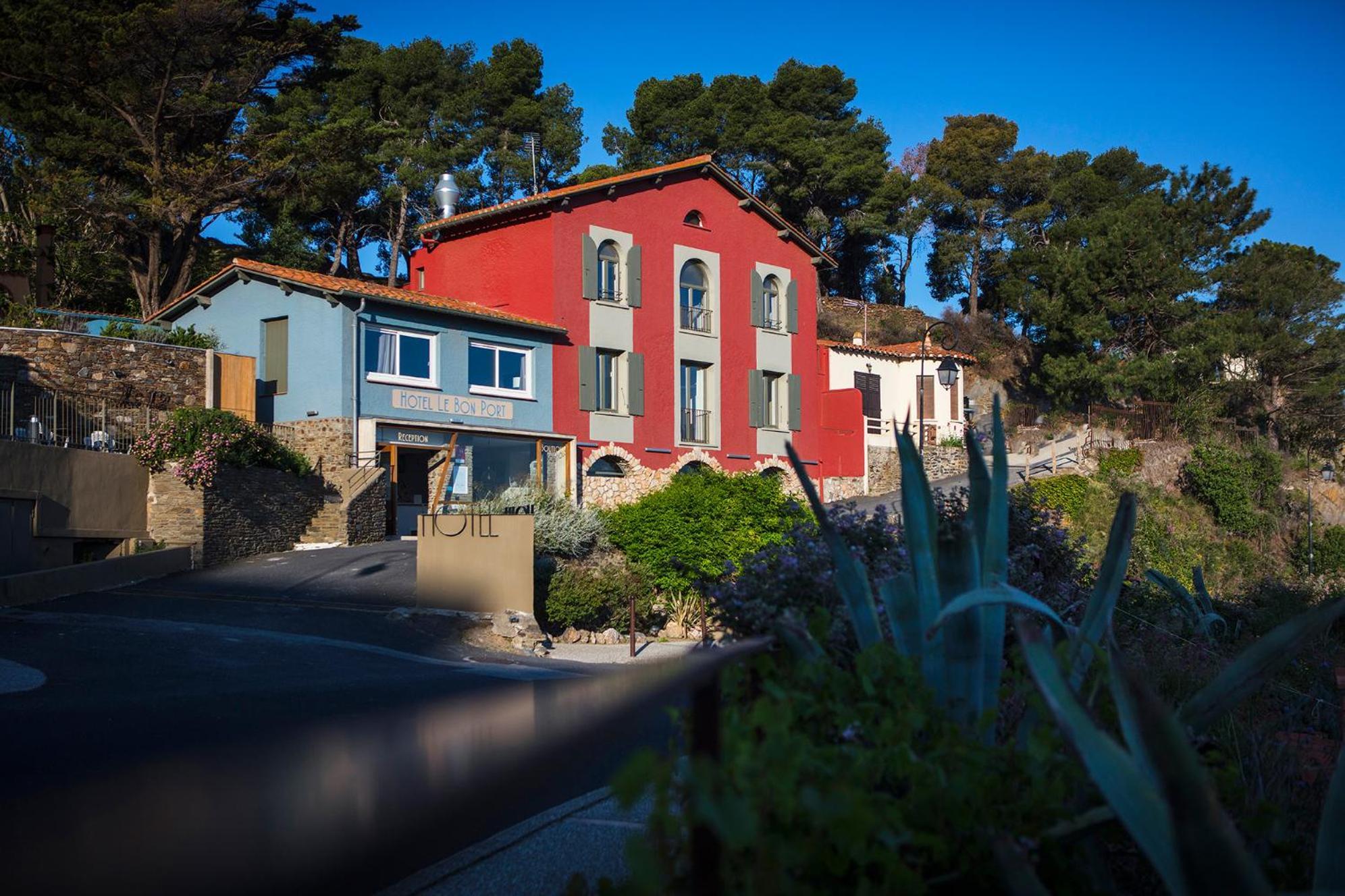 Le Bon Port Hotel 3*