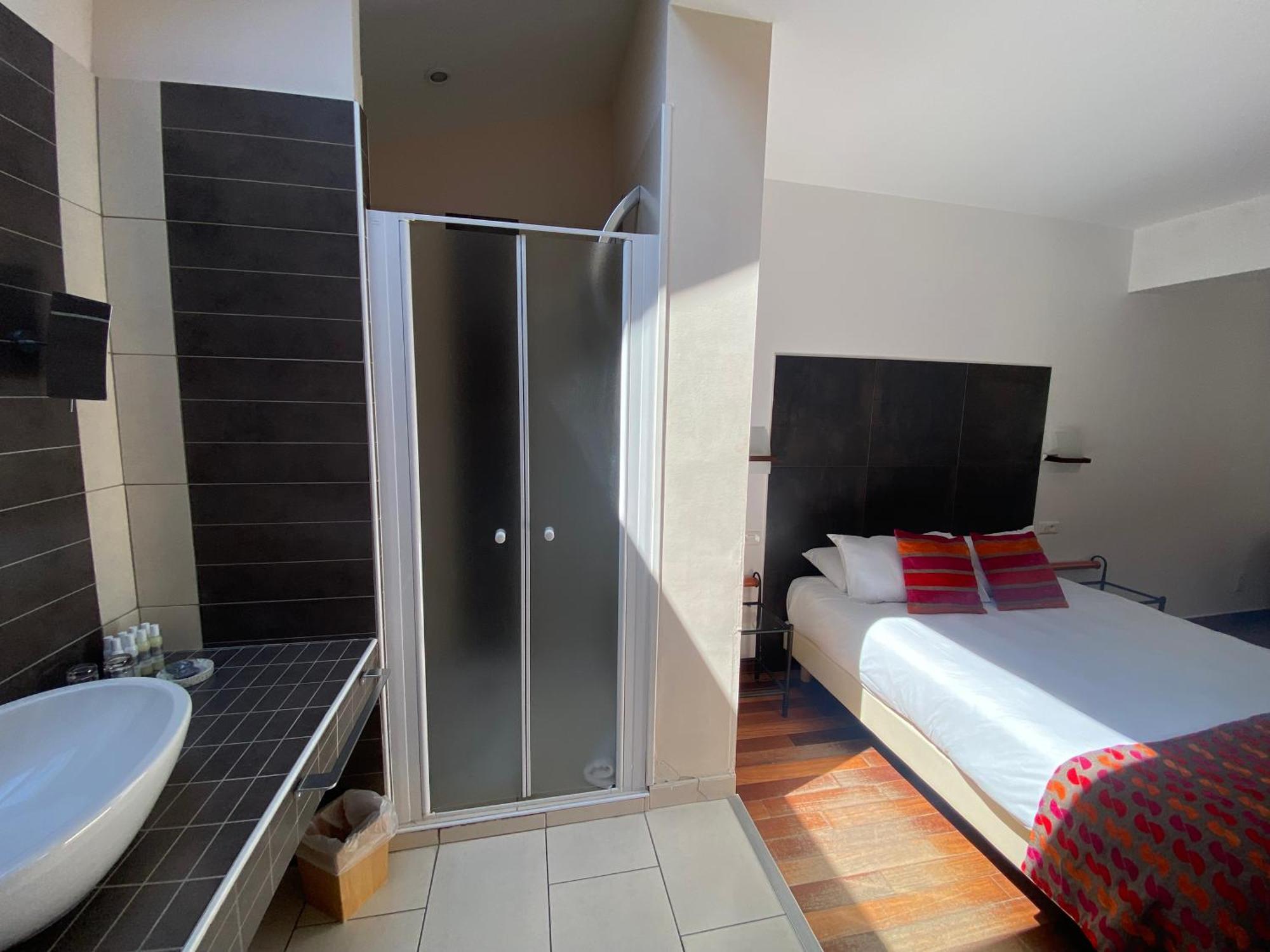 Le Bon Port Hotel